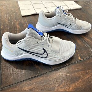 Nike men’s tennis shoe | size 9.5